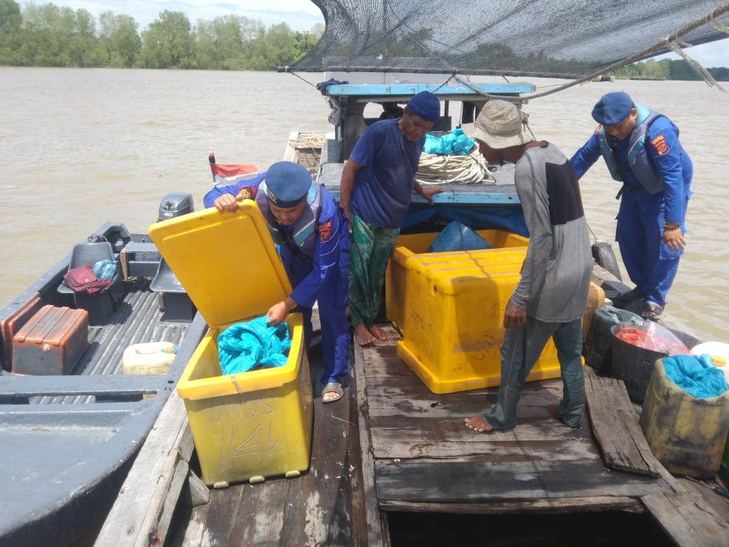 Sat Polairud Polres Tanjungbalai Hadang Kapal Tanpa Nama