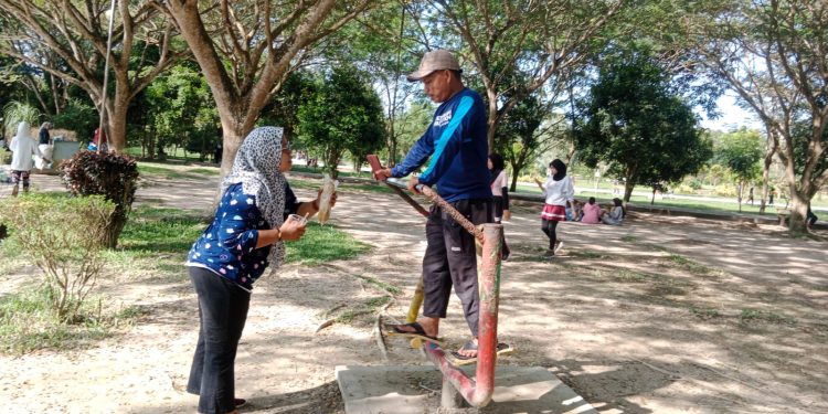 Warga Kecewa, Wahana Permainan di Taman Hutan Kota Banyak yang Rusak