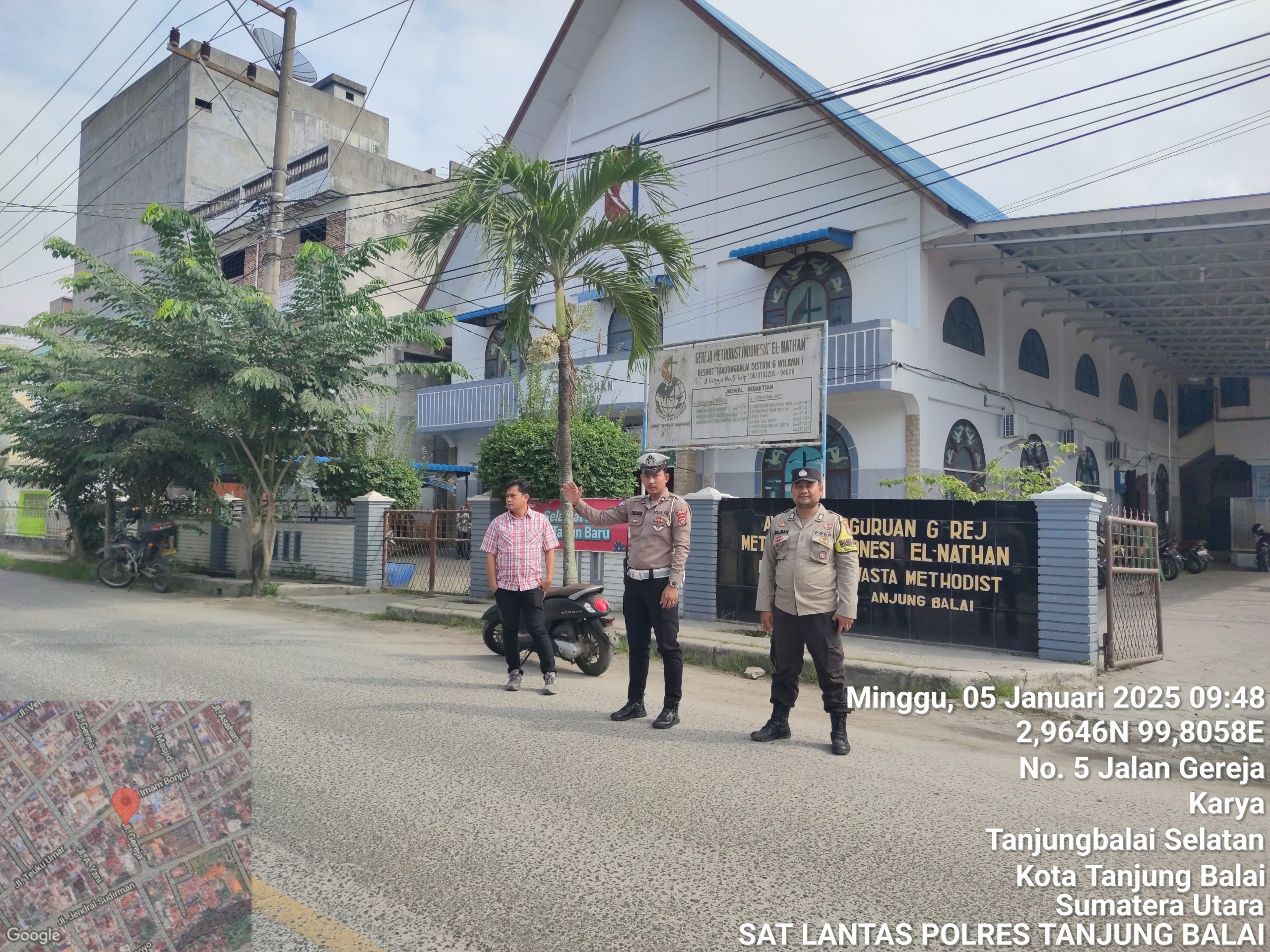 Personel Sat Lantas Polres Tanjungbalai Gelar Pam Saat Ibadah Minggu