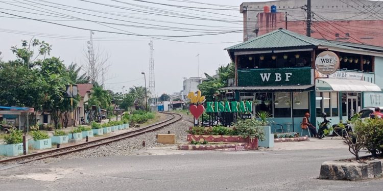 Awas, Jangan Dirikan Bangunan Didekat Lintasan Rel Kereta Api